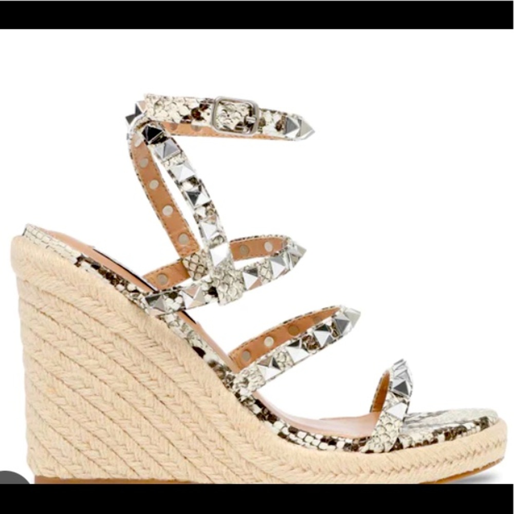 Steve Madden Mail Snakeskin wedges Brand new!
